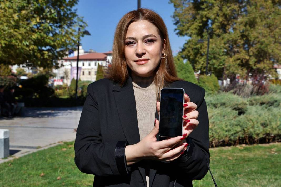 Evcilleşmek isteyen karga, sahibini böyle belirledi! Satın almak isteyenler yüksek meblağlar teklif ediyor 3